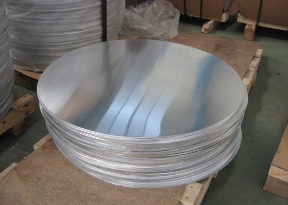 1070 1000 séries amincissent le cercle en aluminium de feuille lisse pour faire cuire la cuvette de plat de plateau