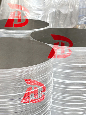 Bonne rotation et profondeur de dessin cercle rond Disque d'aluminium pour ustensiles de cuisine, couvercle de lampe, réflecteur, décoration