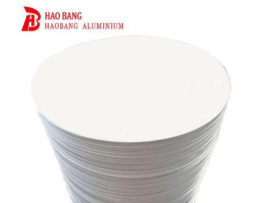 Disques circulaires d'aluminium découpés de précision de diamètres et d'épaisseurs variés répondant à des exigences de fabrication diverses