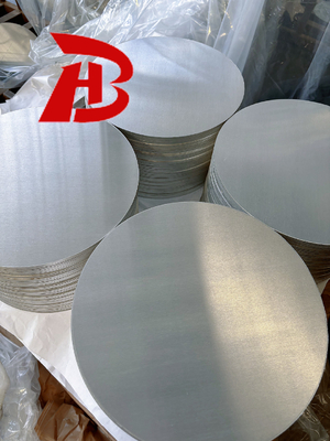 Processus de production Surface en aluminium fin en cercle Lissée Performance de traction miroir Forte pour les ustensiles de cuisine non collants