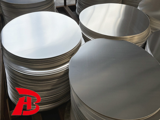 les fabricants de cercles en aluminium produisent des disques en aluminium à dessin profond de haute qualité pour la cuisine