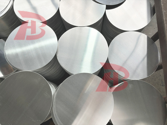 Processus de production Surface en aluminium fin en cercle Lissé Speccule Performance de traction Forte