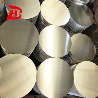 Surface lisse Disque d'aluminium de haute planéité 1050 1060 3003 alliage, 0,3 ‰ 6 mm d'épaisseur, taille personnalisée Blanc en aluminium pour couverture de lampe et pots