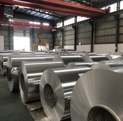 Fabricants laminage à chaud droit 3003 ustensiles de cuisine peints rouleau en aluminium qualité est bonne