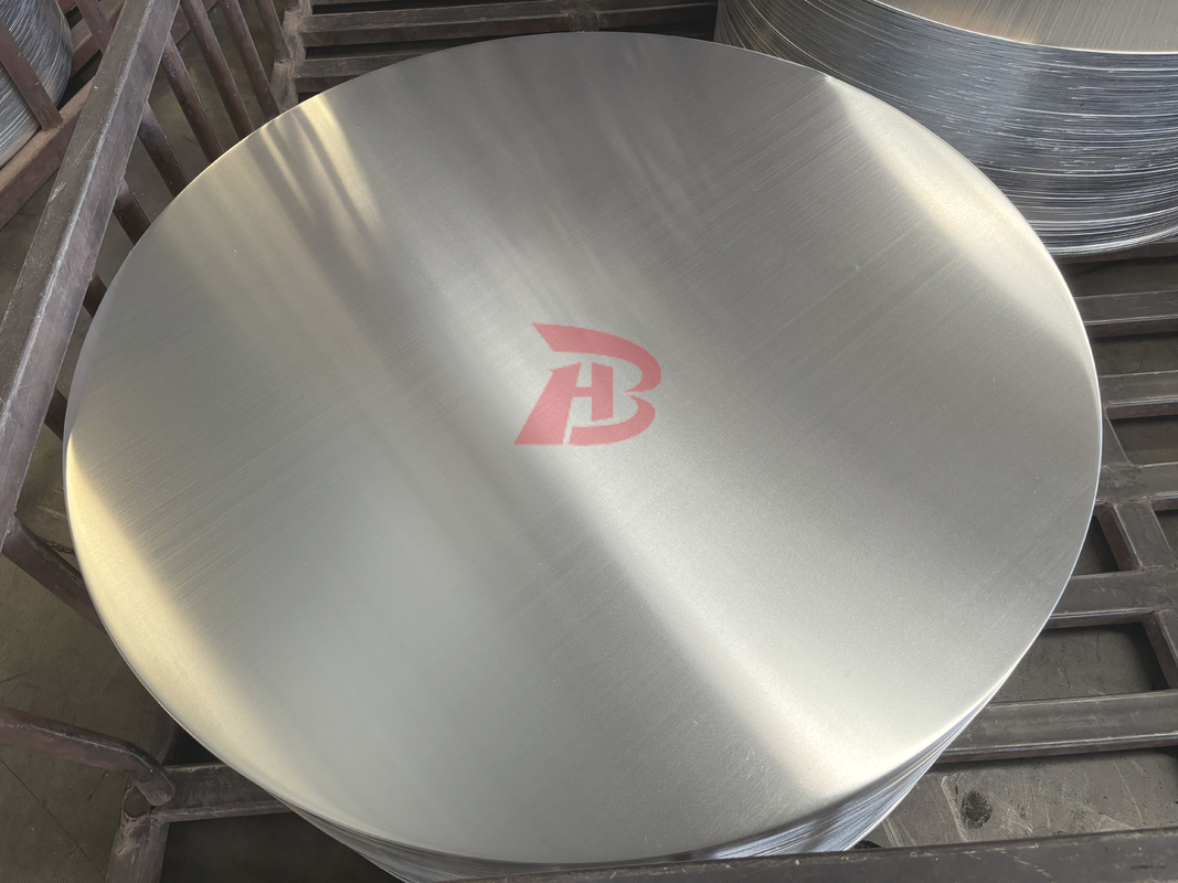 1100/1060/3003/1050 O H18 Disque d'aluminium à température ambiante pour ustensiles de cuisine Cercle en aluminium pour ustensiles de cuisine