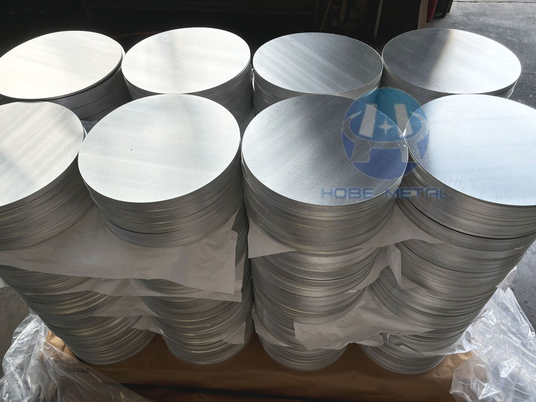 Taille personnalisée Cercle d'aluminium 0,3-6 mm Épaisseur 100-1000 mm Diamètre CC DC Matériau 1050 1060 3003 alliage résistant à la fissuration Dessin profond pour la cuisine et le tamponage du couvercle de la lampe